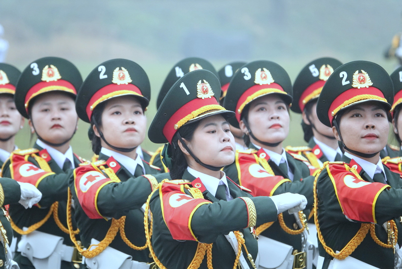 Các Khối sĩ quan Cảnh sát biển Việt Nam, nữ sĩ quan Thông tin và nữ sĩ quan Quân y. Các Khối sĩ quan Cảnh sát biển Việt Nam, nữ sĩ quan Thông tin và nữ sĩ quan Quân y.