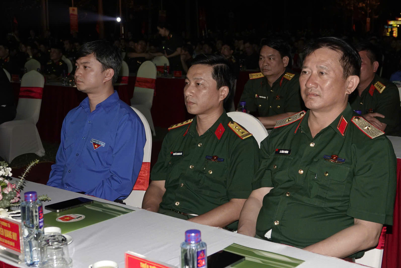 Lãnh đạo các cơ quan, đơn vị và ĐVTN tham dự chương trình.