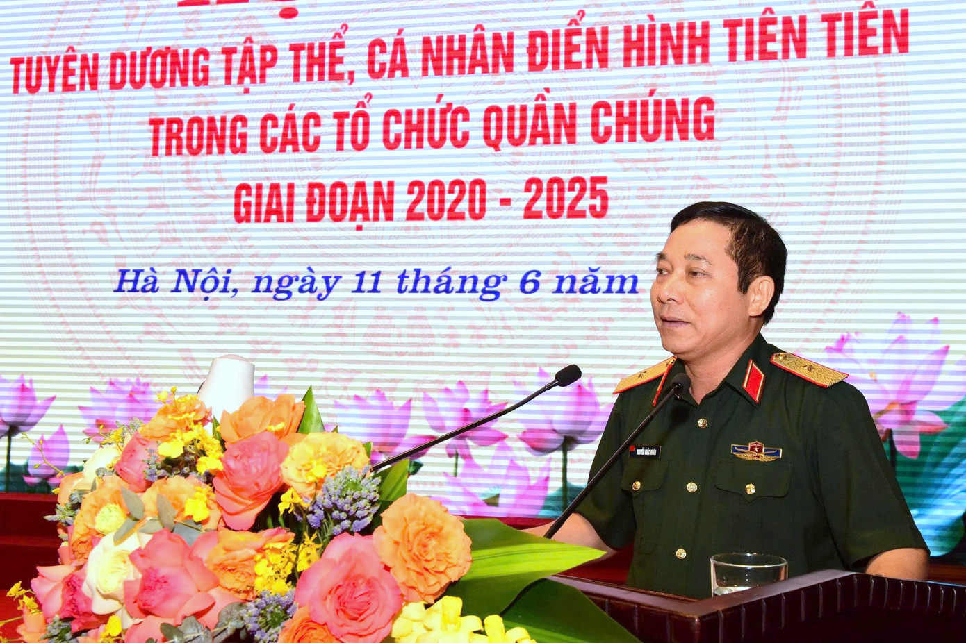 Thiếu tướng Nguyễn Khắc Nhân - Phó Chính ủy BTL Thủ đô Hà Nội, phát biểu tại hội nghị. Thiếu tướng Nguyễn Khắc Nhân - Phó Chính ủy BTL Thủ đô Hà Nội, phát biểu tại hội nghị.