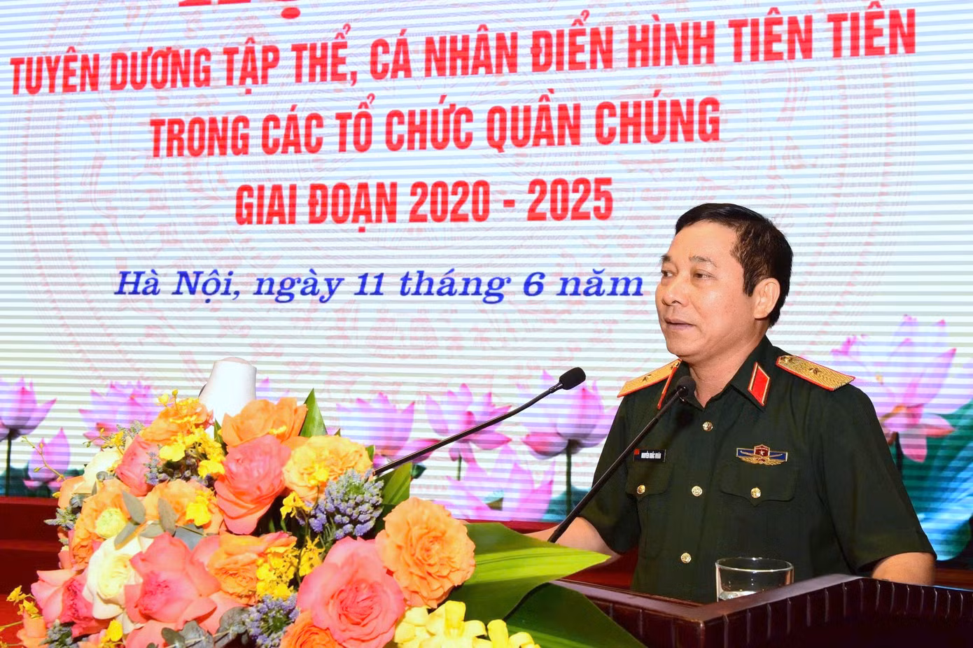Thiếu tướng Nguyễn Khắc Nhân - Phó Chính ủy BTL Thủ đô Hà Nội, phát biểu tại hội nghị.