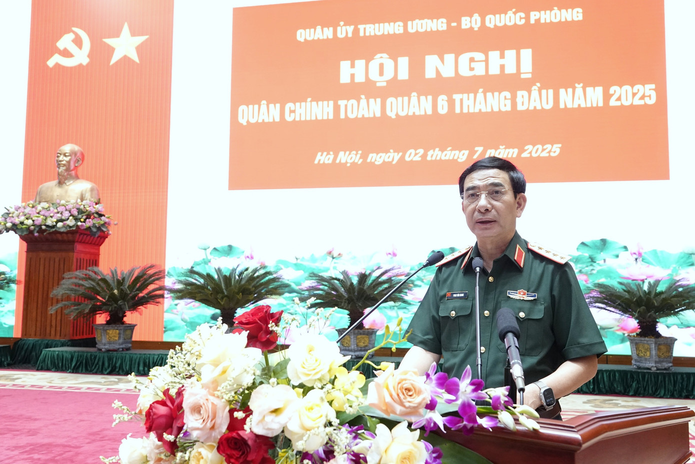 Đại tướng Phan Văn Giang - Ủy viên Bộ Chính trị, Phó Bí thư Quân ủy Trung ương, Bộ trưởng Bộ Quốc phòng, phát biểu khai mạc Hội nghị.