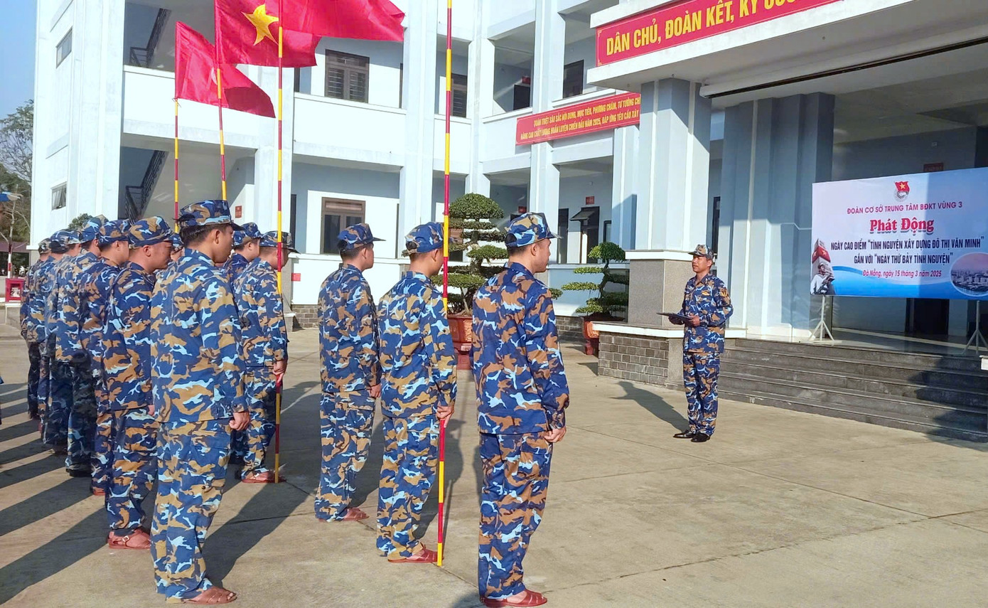 Đoàn cơ sở Trung tâm Bảo đảm Kỹ thuật Vùng 3 Hải quân phát động hưởng ứng Ngày cao điểm “Tình nguyện xây dựng đô thị văn minh” gắn với “Ngày thứ Bảy tình nguyện”.