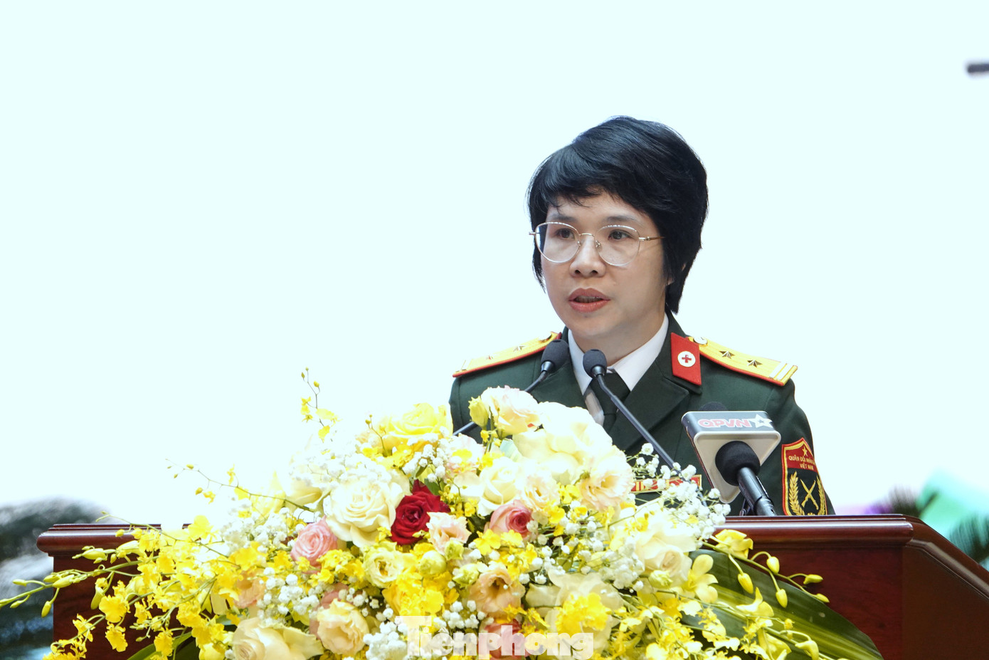 Lãnh đạo Tổng cục Chính trị Quân đội nhân dân Việt Nam và đại diện các tập thể, cá nhân tiêu biểu phát biểu tại chương trình.