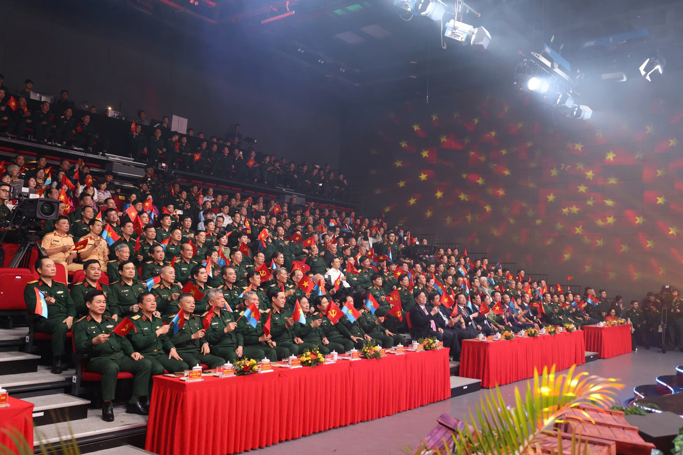 Chương trình là những câu chuyện có tính kết nối từ quá khứ đến hiện tại với các nhân chứng lịch sử và những câu chuyện kể bằng âm nhạc.