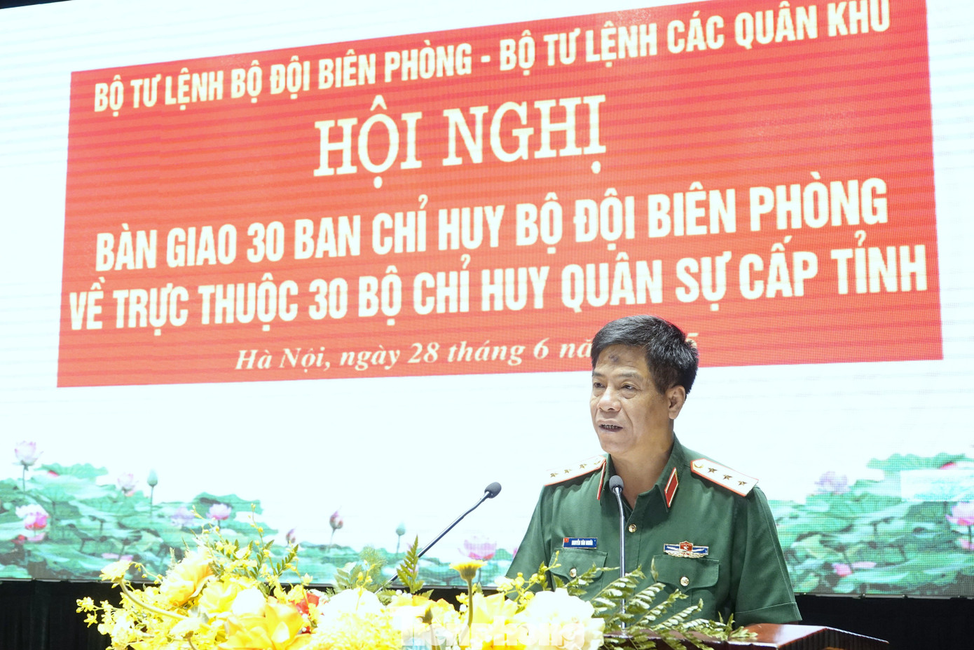 Thượng tướng Nguyễn Văn Nghĩa phát biểu tại hội nghị.