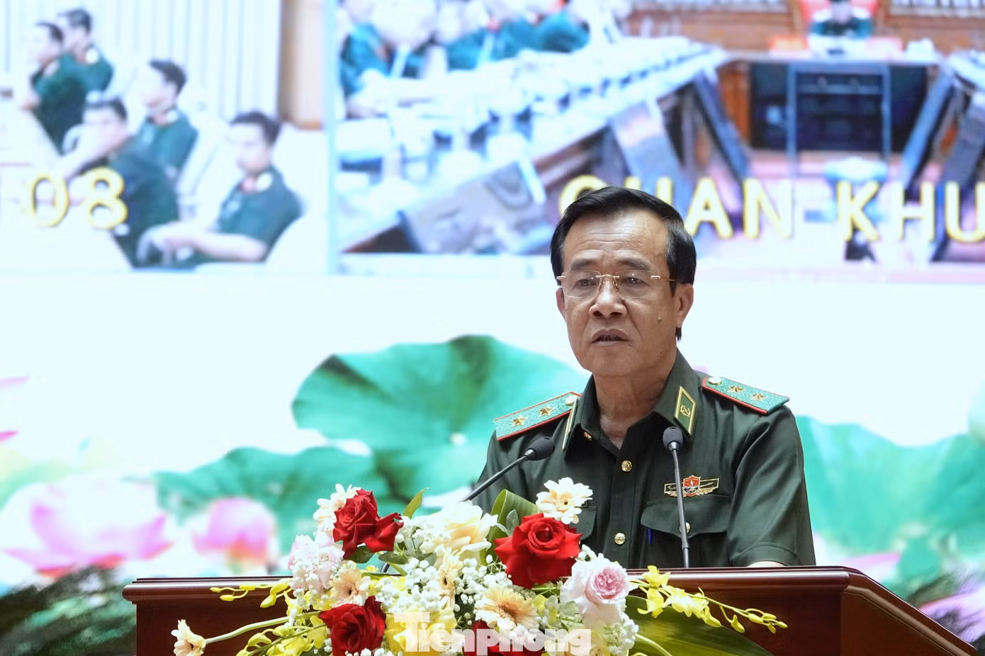 Lãnh đạo, chỉ huy các cơ quan, đơn vị trực thuộc Quân ủy Trung ương - Bộ Quốc phòng nêu ý kiến tại hội nghị.