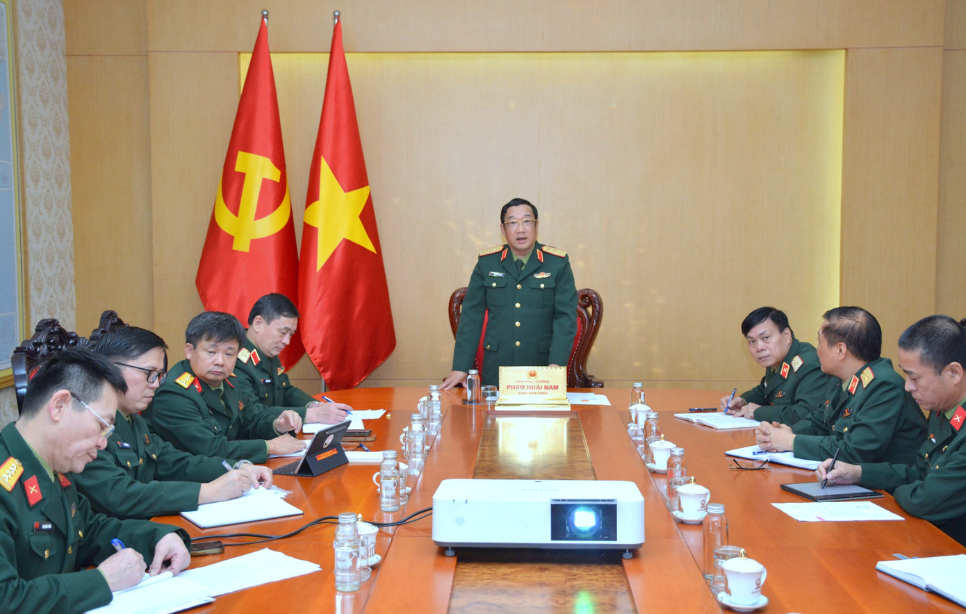 Thượng tướng Phạm Hoài Nam chủ trì làm việc với các cơ quan, đơn vị về việc nghiên cứu tích hợp, thiết kế, chế tạo, làm chủ công nghệ chế tạo hệ thống pháo tự hành, ngày 14/3. Thượng tướng Phạm Hoài Nam chủ trì làm việc với các cơ quan, đơn vị về việc nghiên cứu tích hợp, thiết kế, chế tạo, làm chủ công nghệ chế tạo hệ thống pháo tự hành, ngày 14/3.