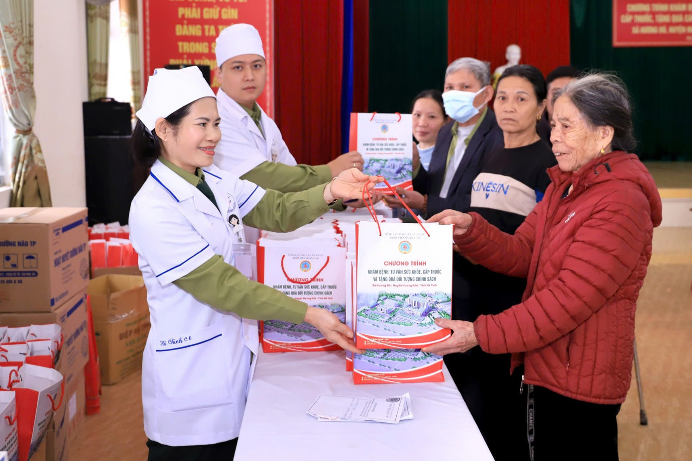 Tổng cục Hậu cần - Kỹ thuật đã triển khai có hiệu quả công tác hỗ trợ, giúp nhân dân và một số địa phương khắc phục khó khăn, cải thiện cuộc sống, từng bước giảm nghèo.