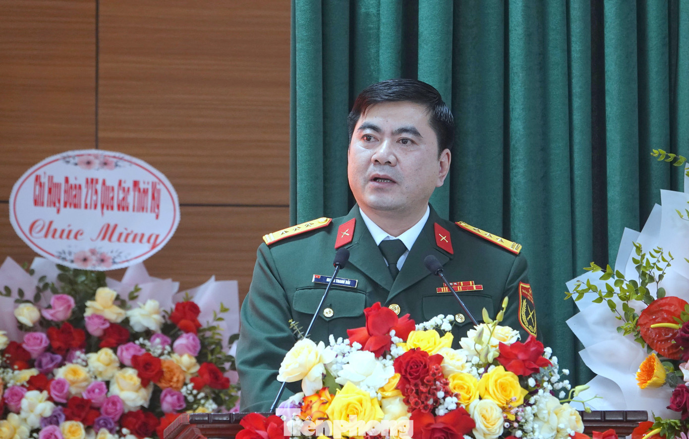 Thượng tá Giang Thanh Hải - Bí thư Đảng ủy, Chính ủy Đoàn 275, trình bày diễn văn kỷ niệm.