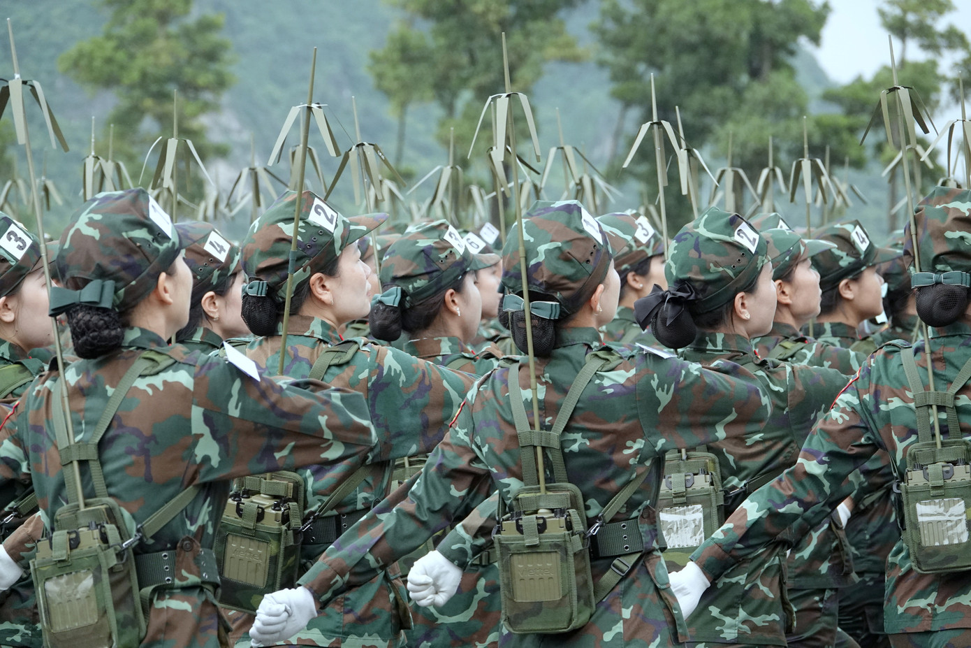 Hình ảnh Khối nữ chiến sĩ Thông tin luyện rèn tại TB4.