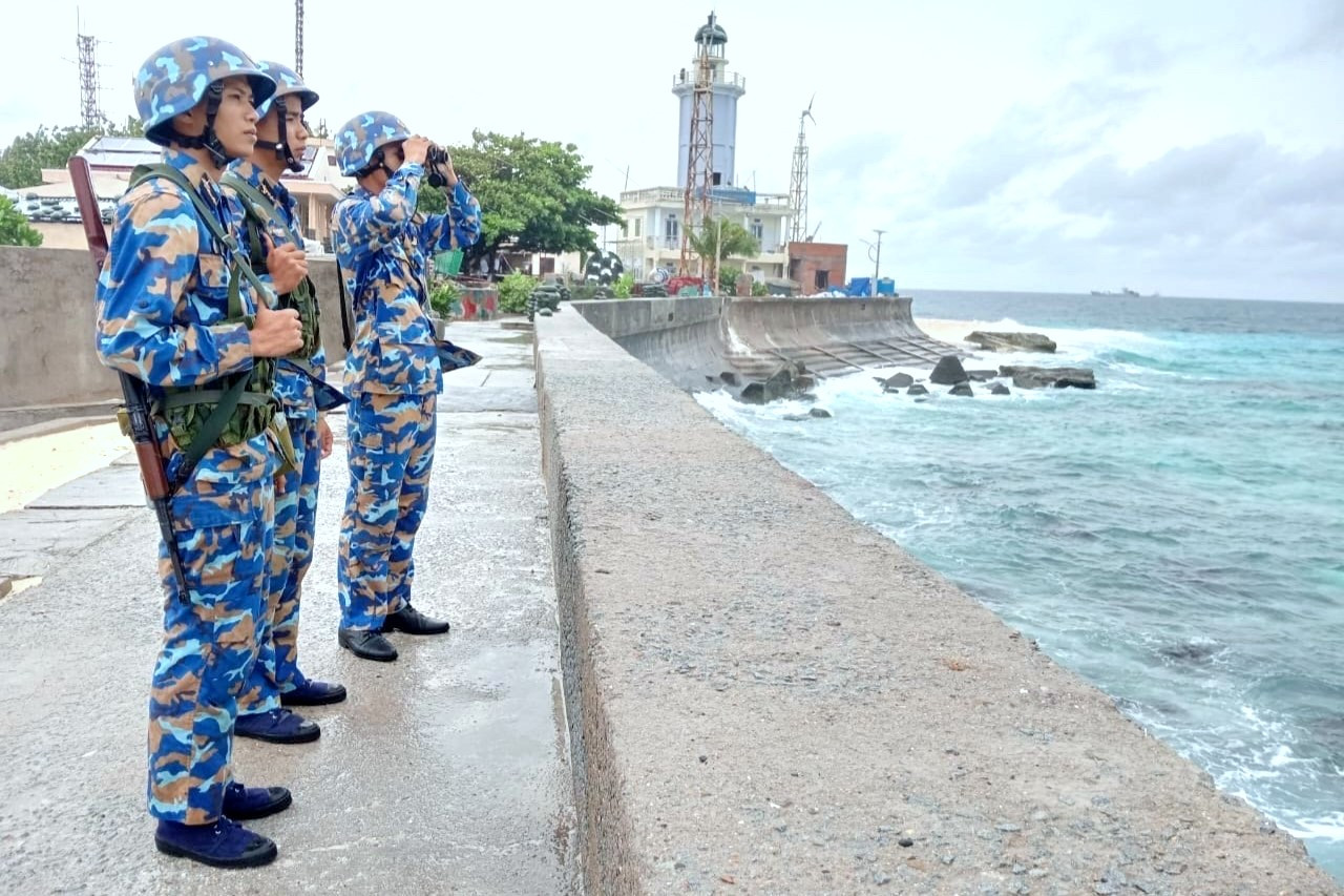 Cán bộ, chiến sĩ Trường Sa tuần tra canh gác, quyết tâm bảo vệ vững chắc chủ quyền biển, đảo thiêng liêng. Cán bộ, chiến sĩ Trường Sa tuần tra canh gác, quyết tâm bảo vệ vững chắc chủ quyền biển, đảo thiêng liêng.