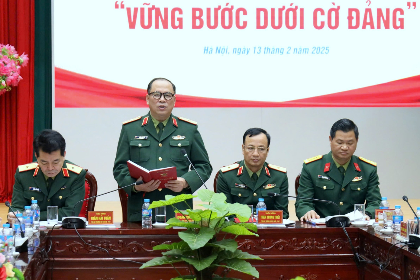 Thiếu tướng Đoàn Xuân Bộ cung cấp thông tin về cuộc thi với các cơ quan báo chí. Thiếu tướng Đoàn Xuân Bộ cung cấp thông tin về cuộc thi với các cơ quan báo chí.