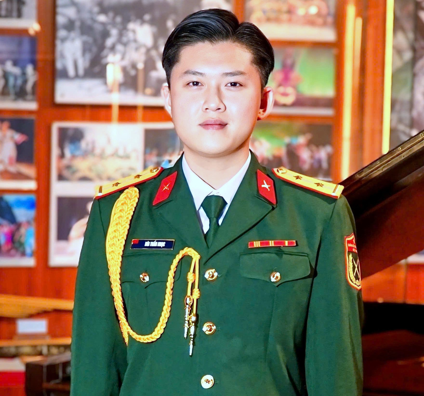 Trung úy QNCN Bùi Tuấn Ngọc. Trung úy QNCN Bùi Tuấn Ngọc.