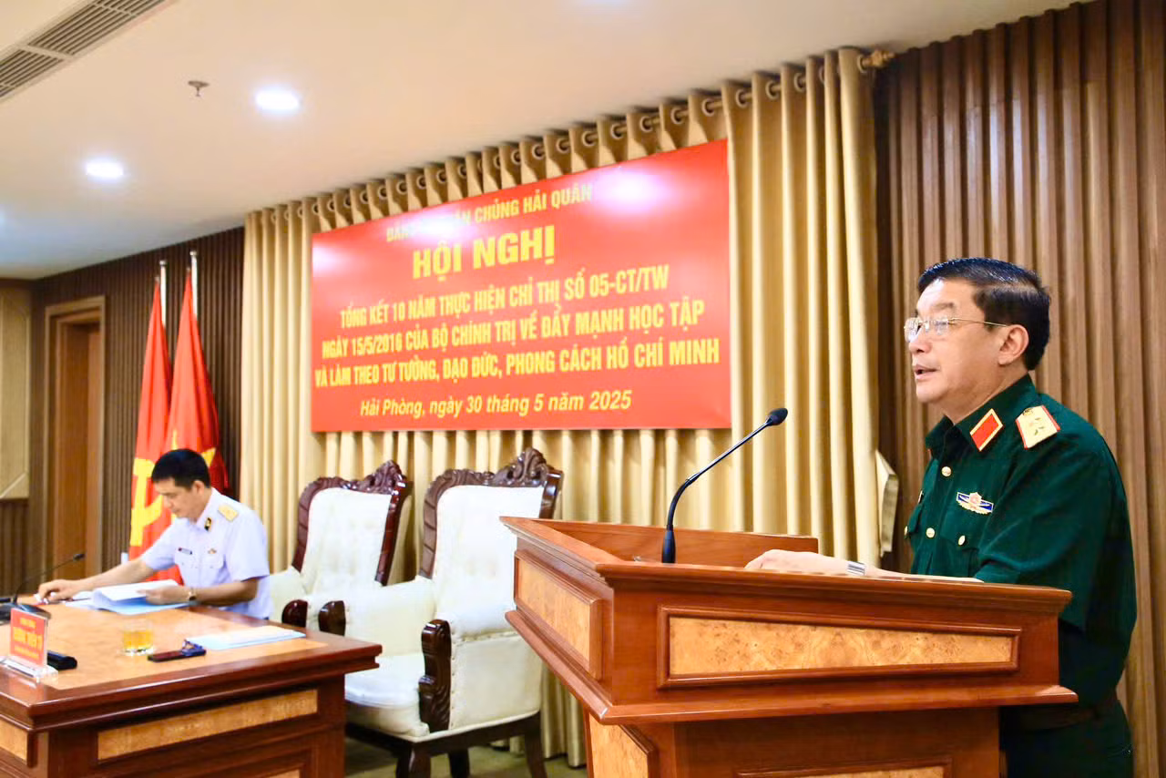 Trung tướng Trương Thiên Tô phát biểu chỉ đạo hội nghị.