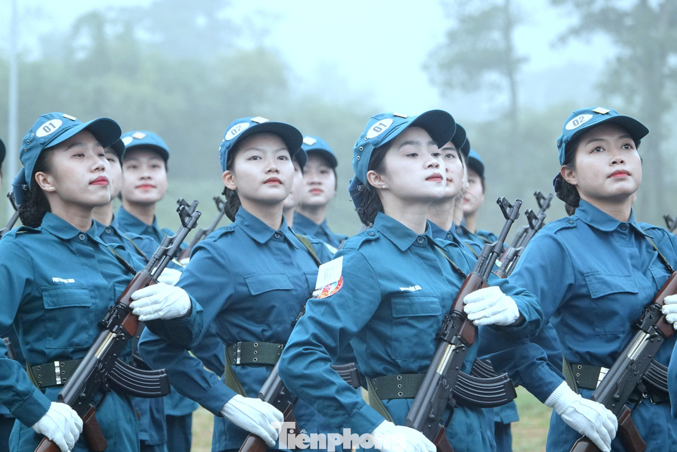 Các bóng hồng của Khối nữ dân quân miền Bắc. Các bóng hồng của Khối nữ dân quân miền Bắc.