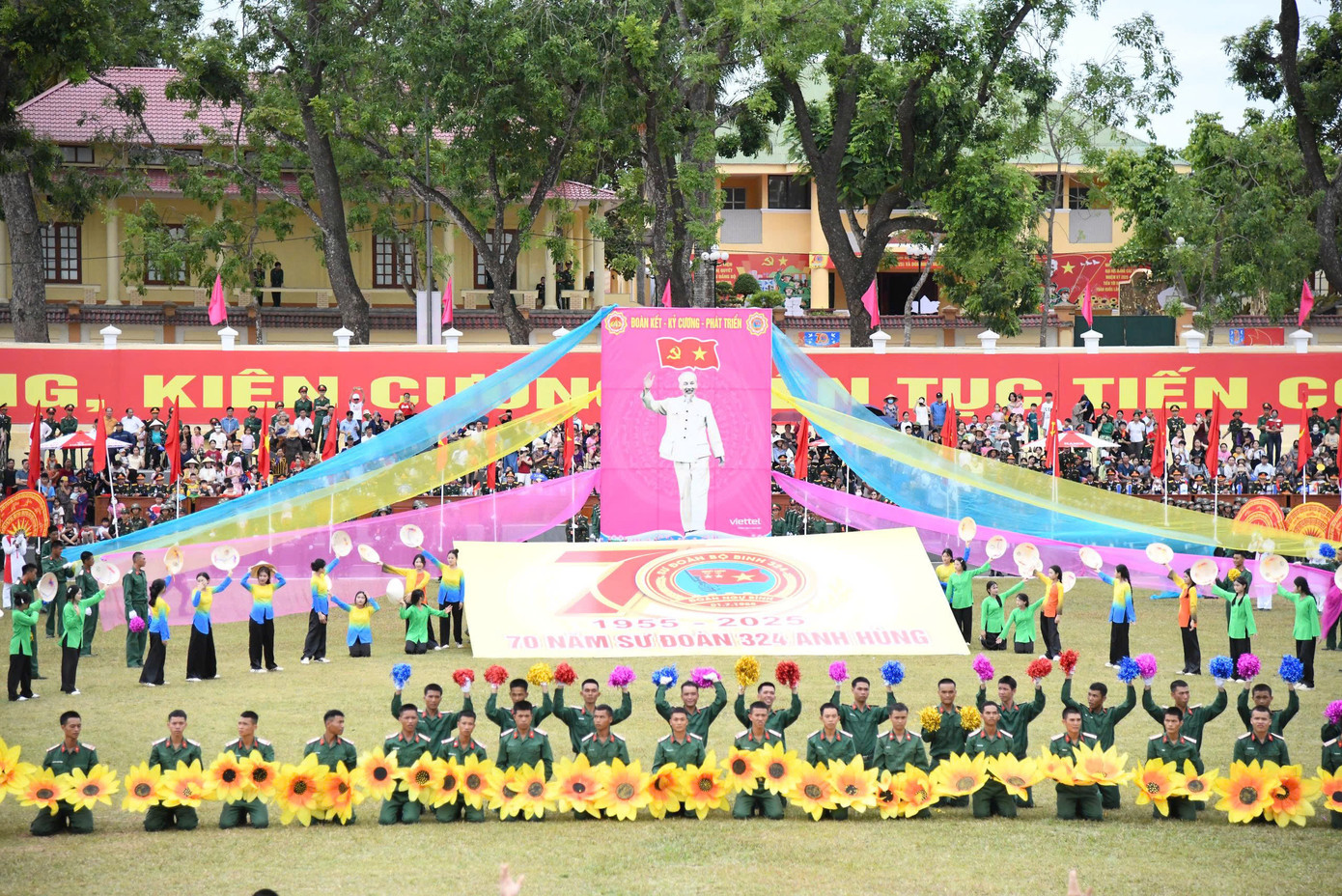 Nhiều hoạt động văn hoá văn nghệ, hội trại đặc sắc đã diễn ra trong dịp kỷ niệm 70 năm ngày thành lập Sư đoàn 324.