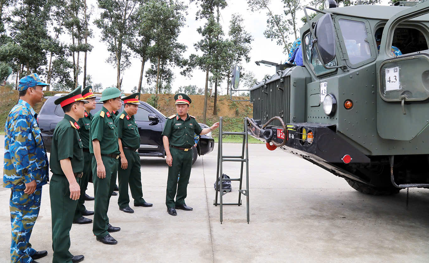 Tại buổi kiểm tra, các đơn vị đã báo cáo kết quả công tác bảo đảm hậu cần, kỹ thuật cho nhiệm vụ A80 từ khi nhận nhiệm vụ đến thời điểm kiểm tra.