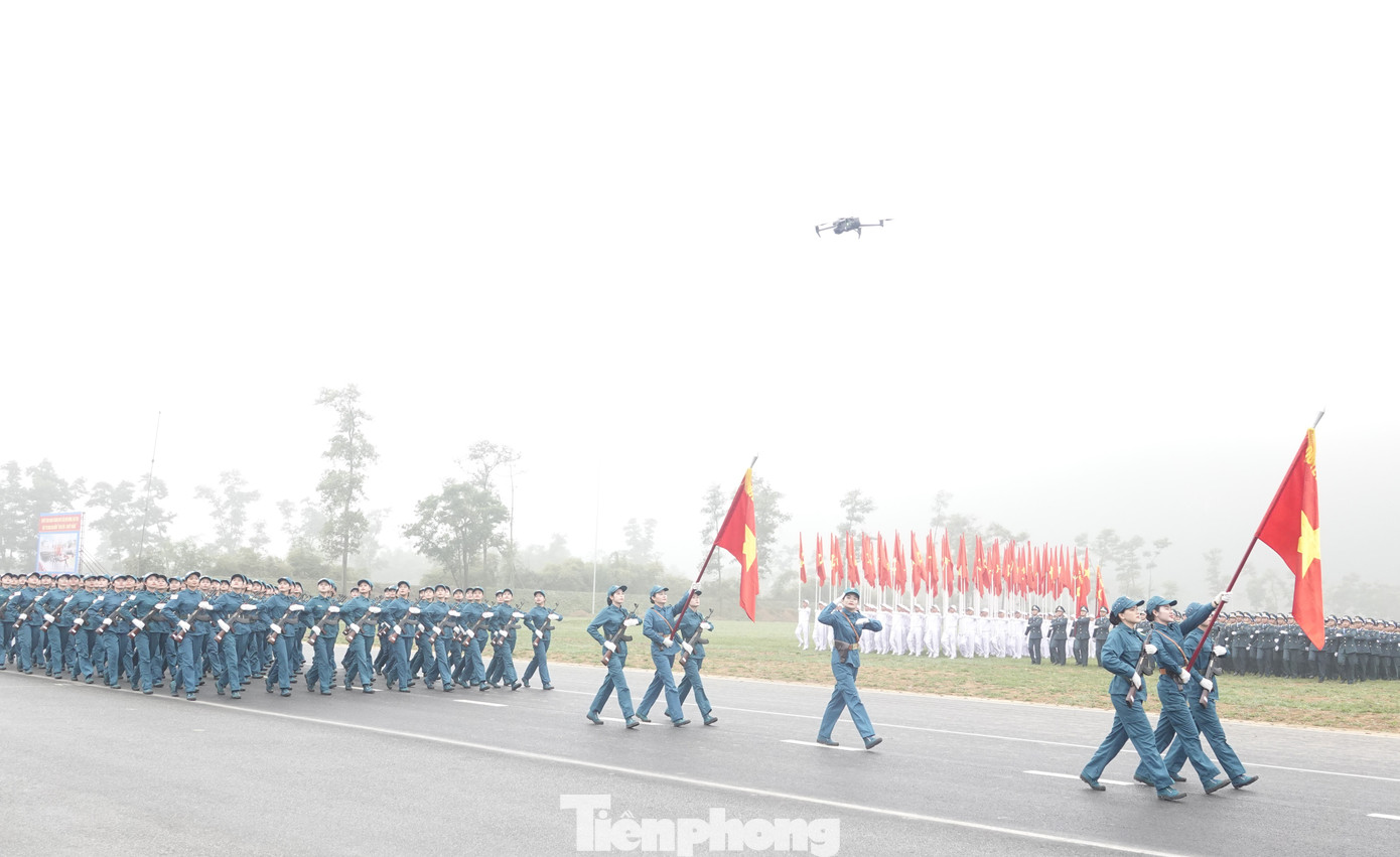 Khối nữ dân quân miền Bắc luyện tập cùng các đơn vị bạn ở TB4. Khối nữ dân quân miền Bắc luyện tập cùng các đơn vị bạn ở TB4.