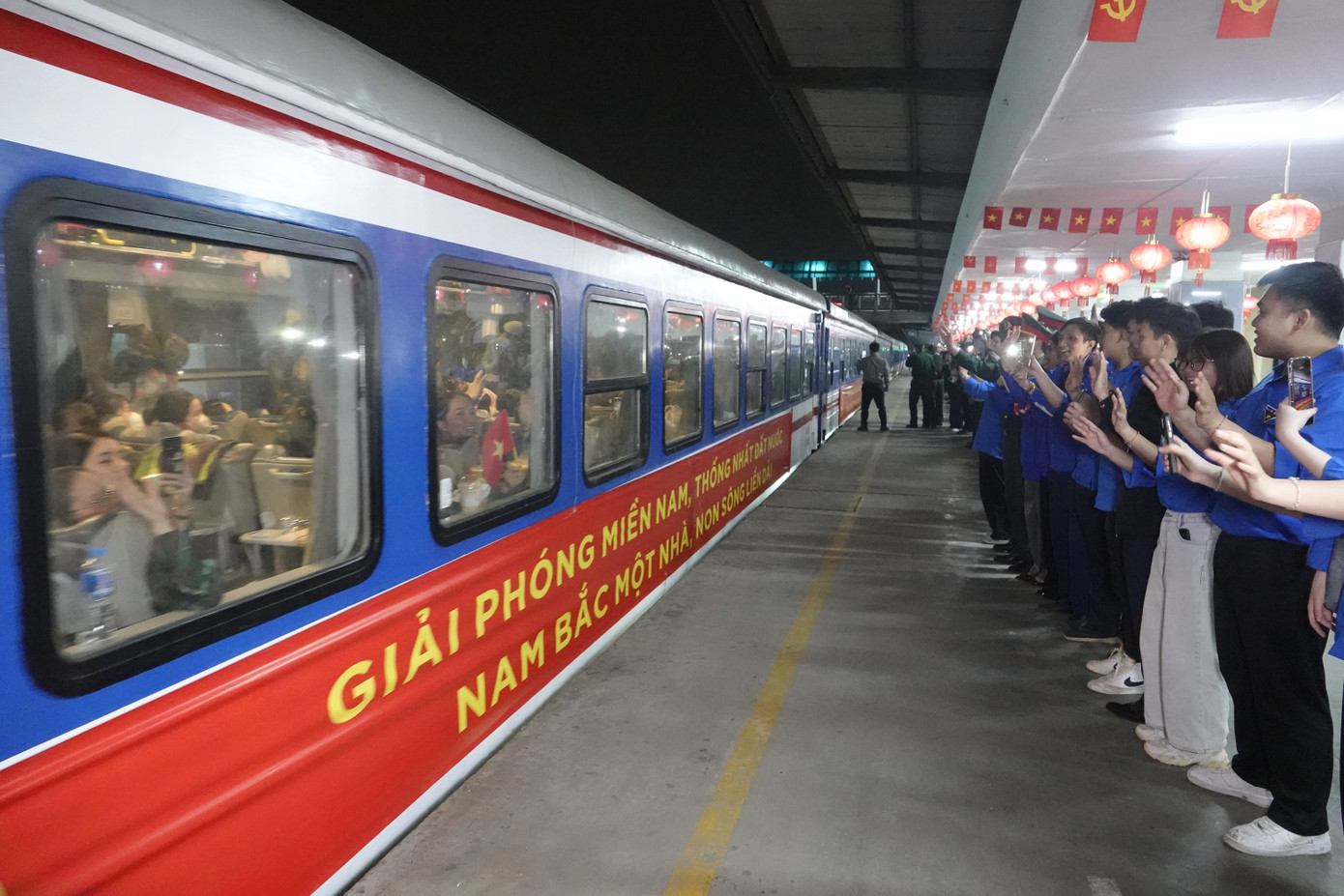 Đoàn tàu sẽ tới ga cuối Biên Hòa (Đồng Nai).