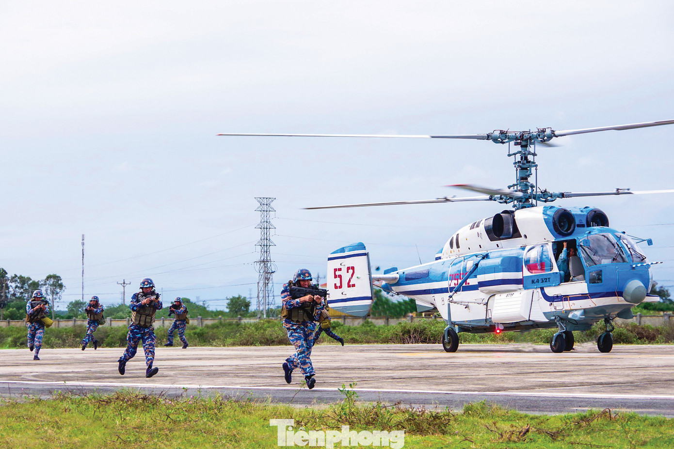 Lực lượng Hải quân đánh bộ của Vùng 4 Hải quân tham gia các khoa mục huấn luyện.