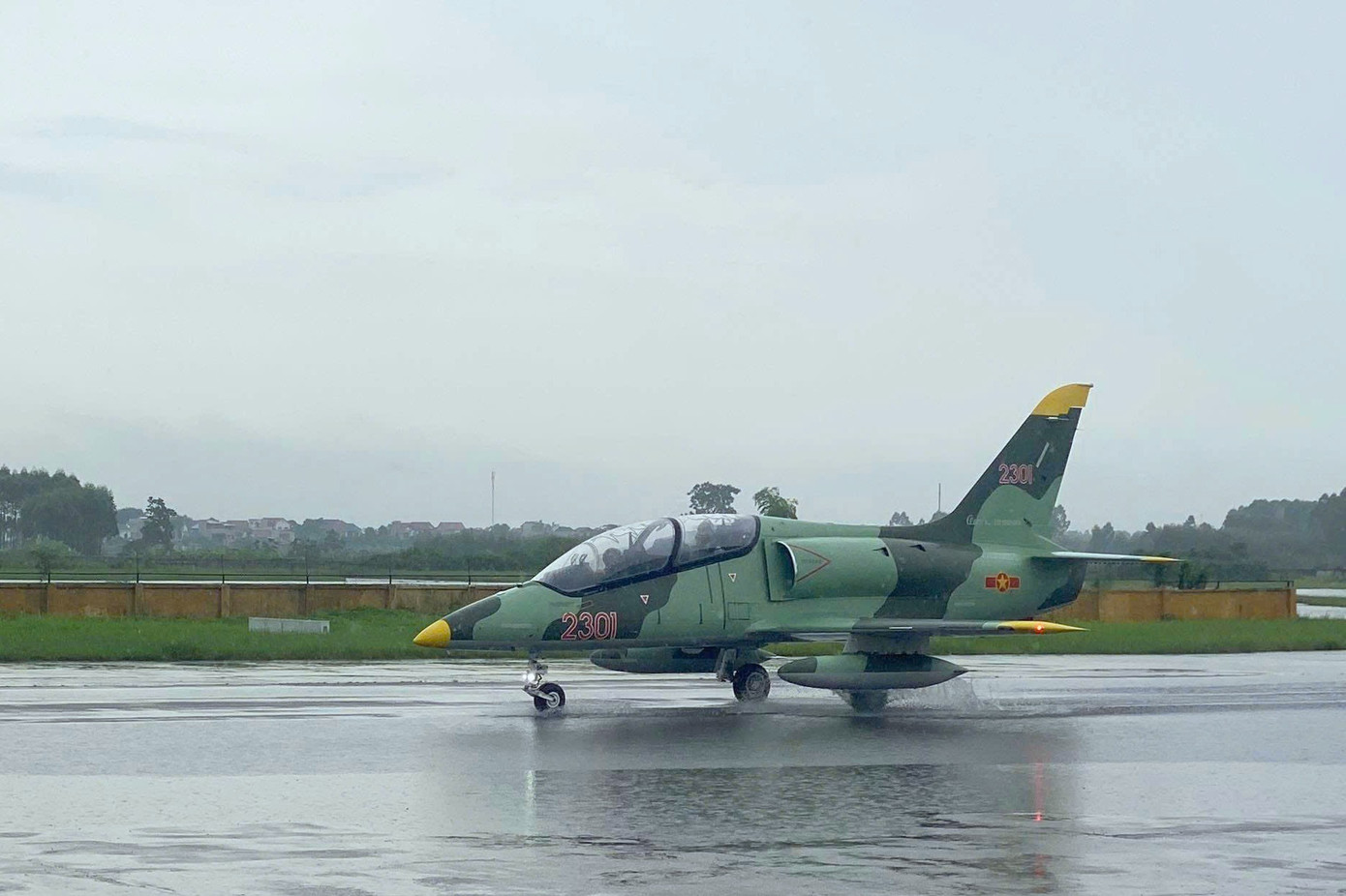 Chuyến bay chuyển sân là bước chuẩn bị quan trọng cho nhiệm vụ A80, đồng thời thể hiện năng lực làm chủ trang bị mới, tinh thần sẵn sàng chiến đấu cao của Trung đoàn 910 trong tình hình mới. Chuyến bay chuyển sân là bước chuẩn bị quan trọng cho nhiệm vụ A80, đồng thời thể hiện năng lực làm chủ trang bị mới, tinh thần sẵn sàng chiến đấu cao của Trung đoàn 910 trong tình hình mới.