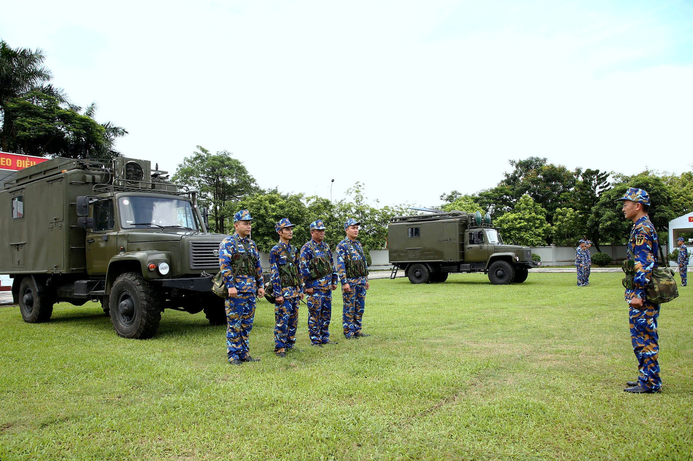 Cán bộ, nhân viên, chiến sĩ Lữ đoàn 602 tăng cường huấn luyện làm chủ trang bị kỹ thuật, bảo đảm thông tin “kịp thời, chính xác, bí mật, an toàn” trong mọi tình huống.