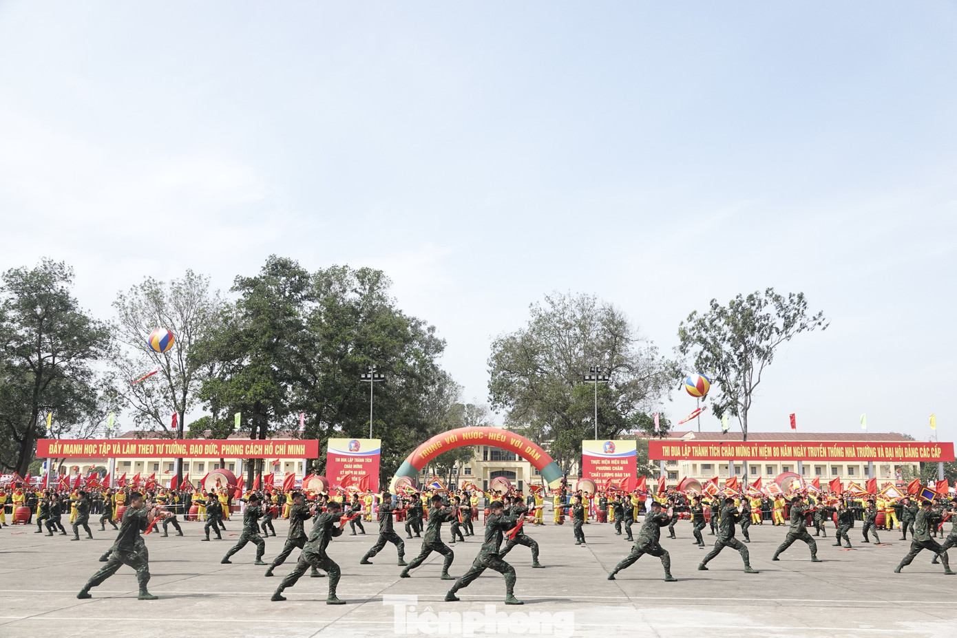 Biểu diễn võ thuật.