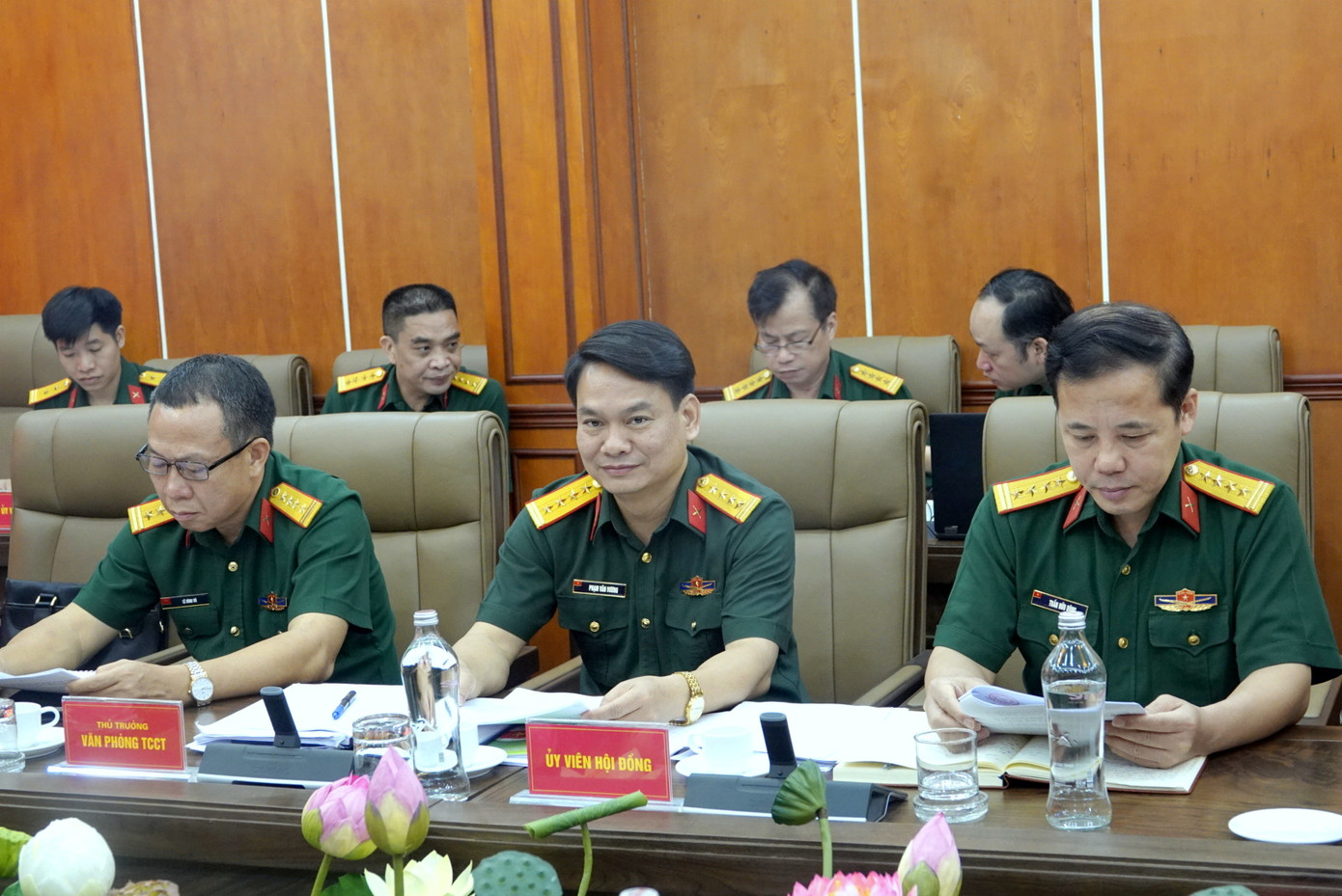 Các đại biểu dự hội nghị đã đề xuất cân nhắc, xem xét tăng thêm số lượng giải thưởng để động viên các tác giả, nhất là đối với các tác giả mới tham gia, công tác tại đơn vị gặp nhiều khó khăn.