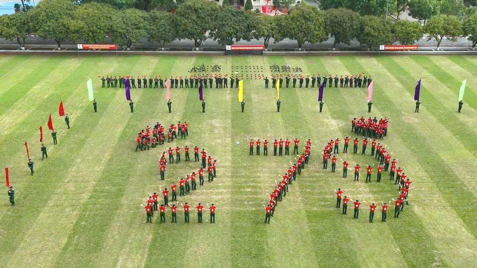 Màn đồng diễn ấn tượng của chiến sĩ mới ở Lữ đoàn 279 tại Lễ tuyên thệ.