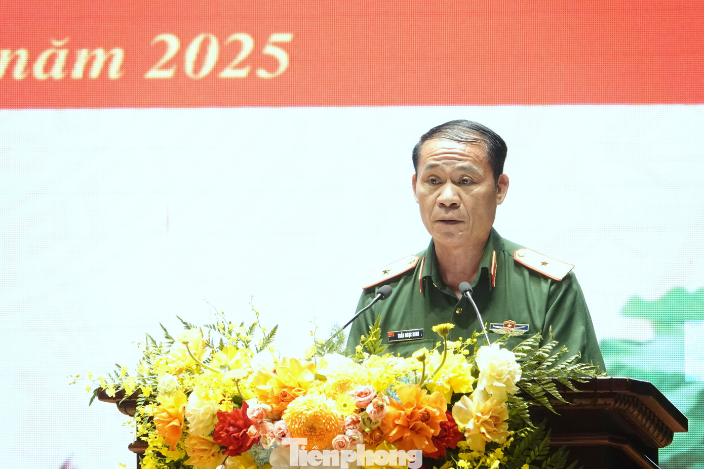 Đại diện các Quân khu, Bộ Chỉ huy quân sự và Ban Chỉ huy Bộ đội Biên phòng phát biểu tại hội nghị.