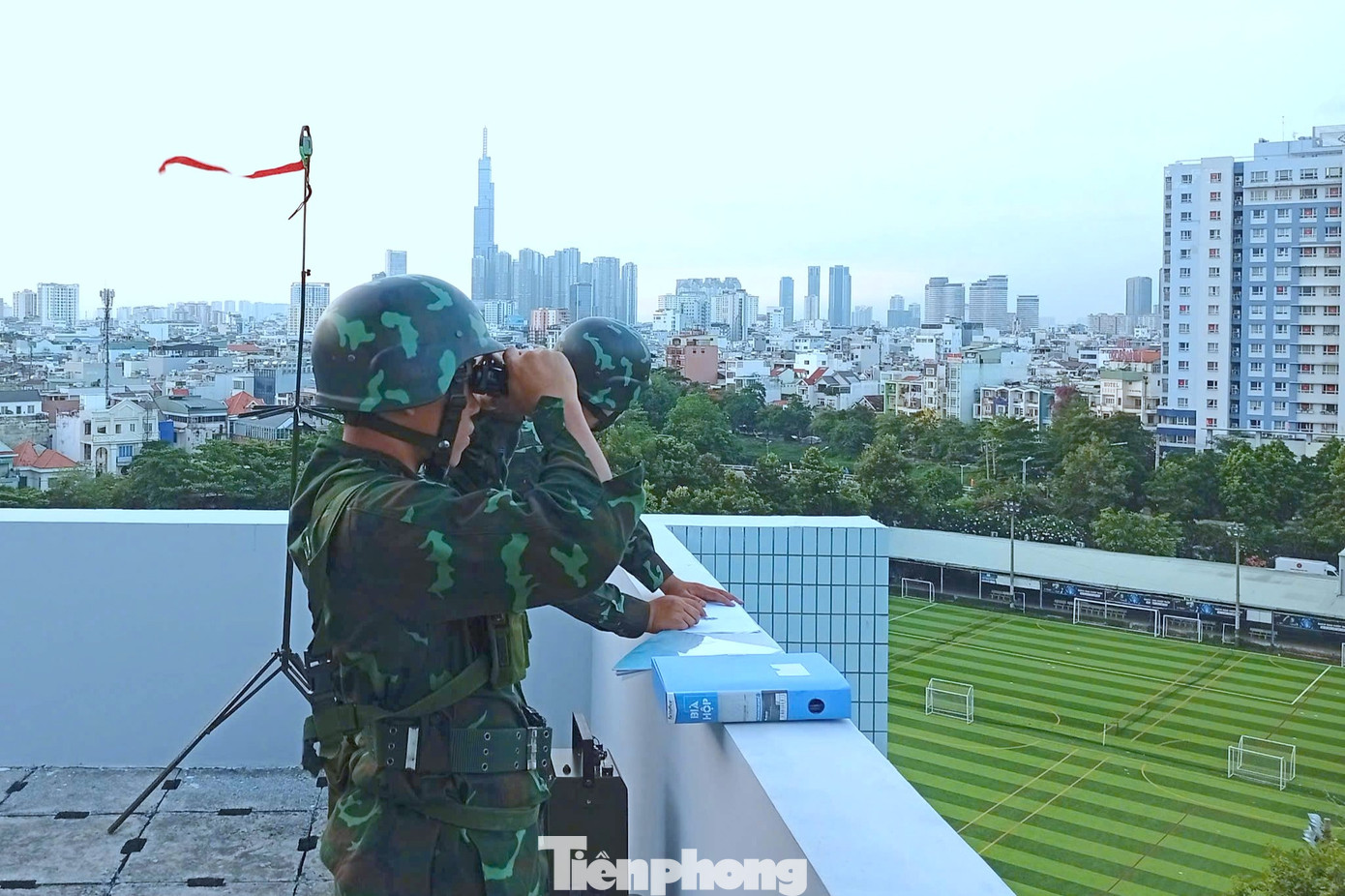 Lữ đoàn đã tổ chức lực lượng tiến hành thực hiện các biện pháp quan sát, trinh sát phóng xạ, hóa học trên một khu vực rộng lớn với nhiều địa điểm quan trọng.