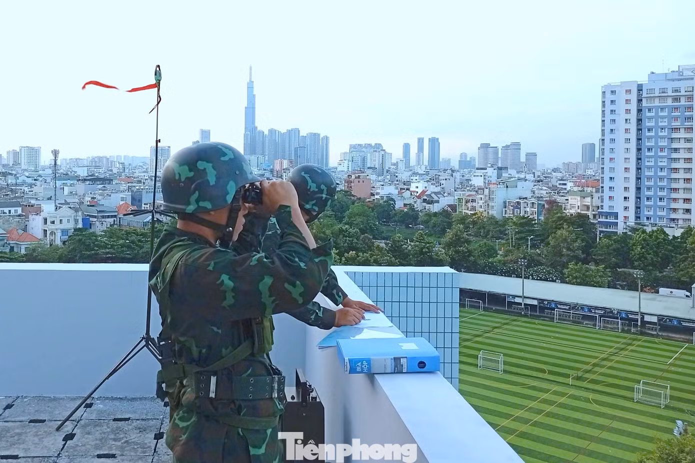 Lữ đoàn đã tổ chức lực lượng tiến hành thực hiện các biện pháp quan sát, trinh sát phóng xạ, hóa học trên một khu vực rộng lớn với nhiều địa điểm quan trọng.