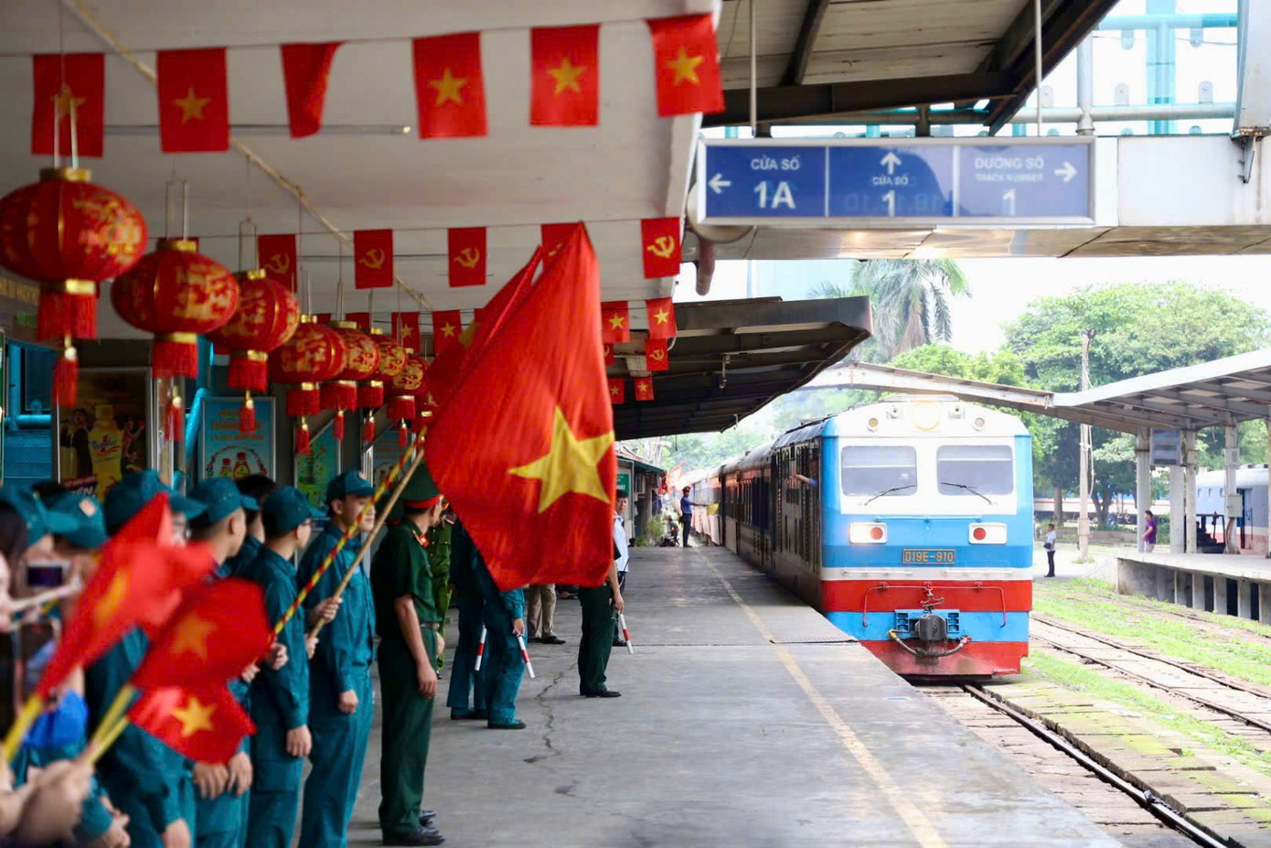 Trong ngày 6/6, hơn 1.600 quân nhân sẽ tới ga Hà Nội trên ba chuyến tàu xuất phát từ ga Tam Kỳ và ga Sài Gòn.