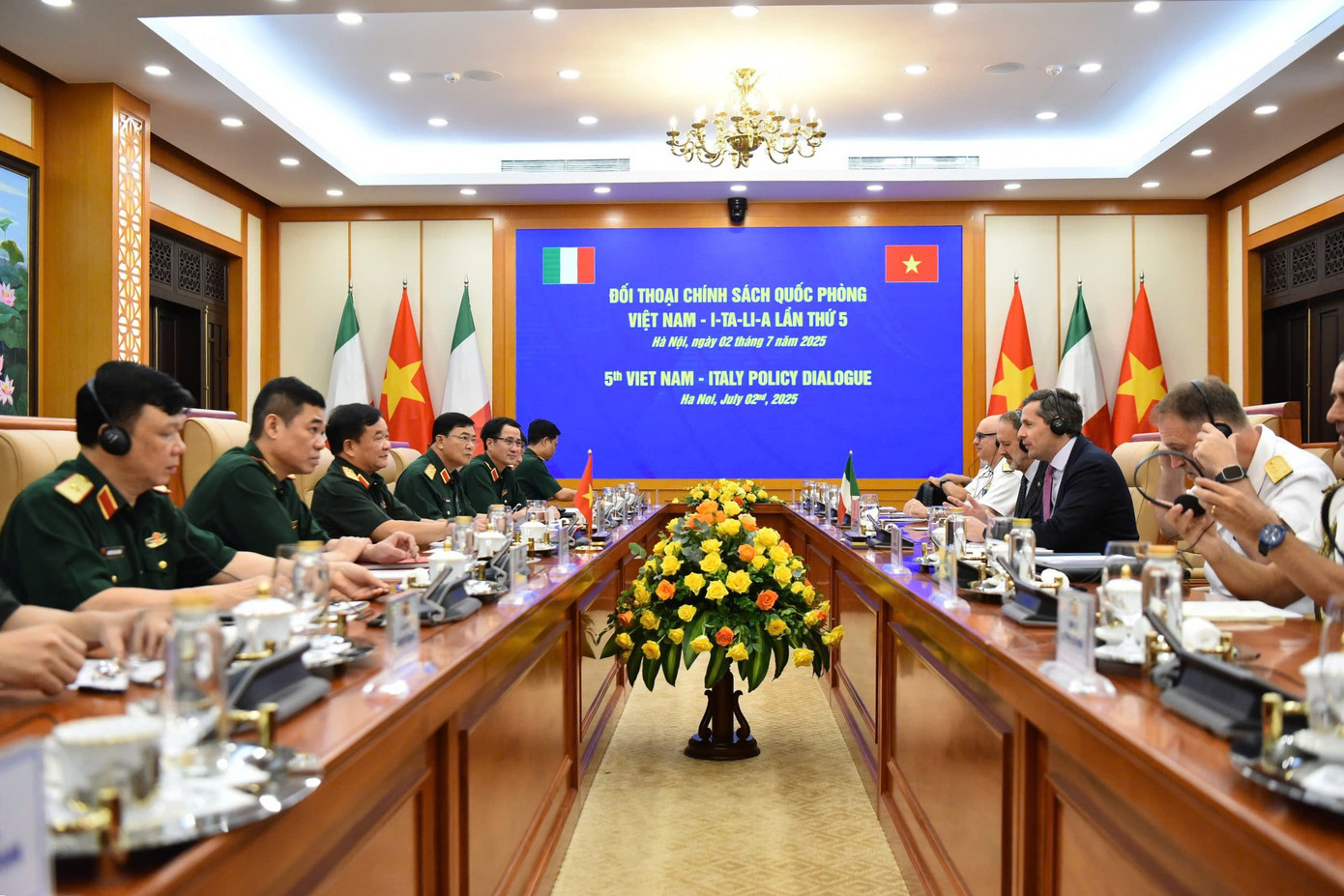 Kết thúc Đối thoại, hai bên đã ký Biên bản Đối thoại và Ý định thư về việc thành lập Nhóm làm việc về hợp tác song phương trong lĩnh vực trang bị quốc phòng.