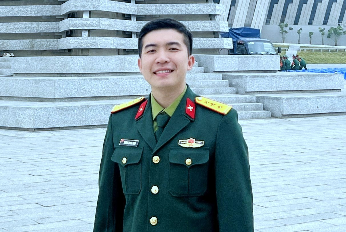 Thượng úy Trương Quang Thiên. Thượng úy Trương Quang Thiên.