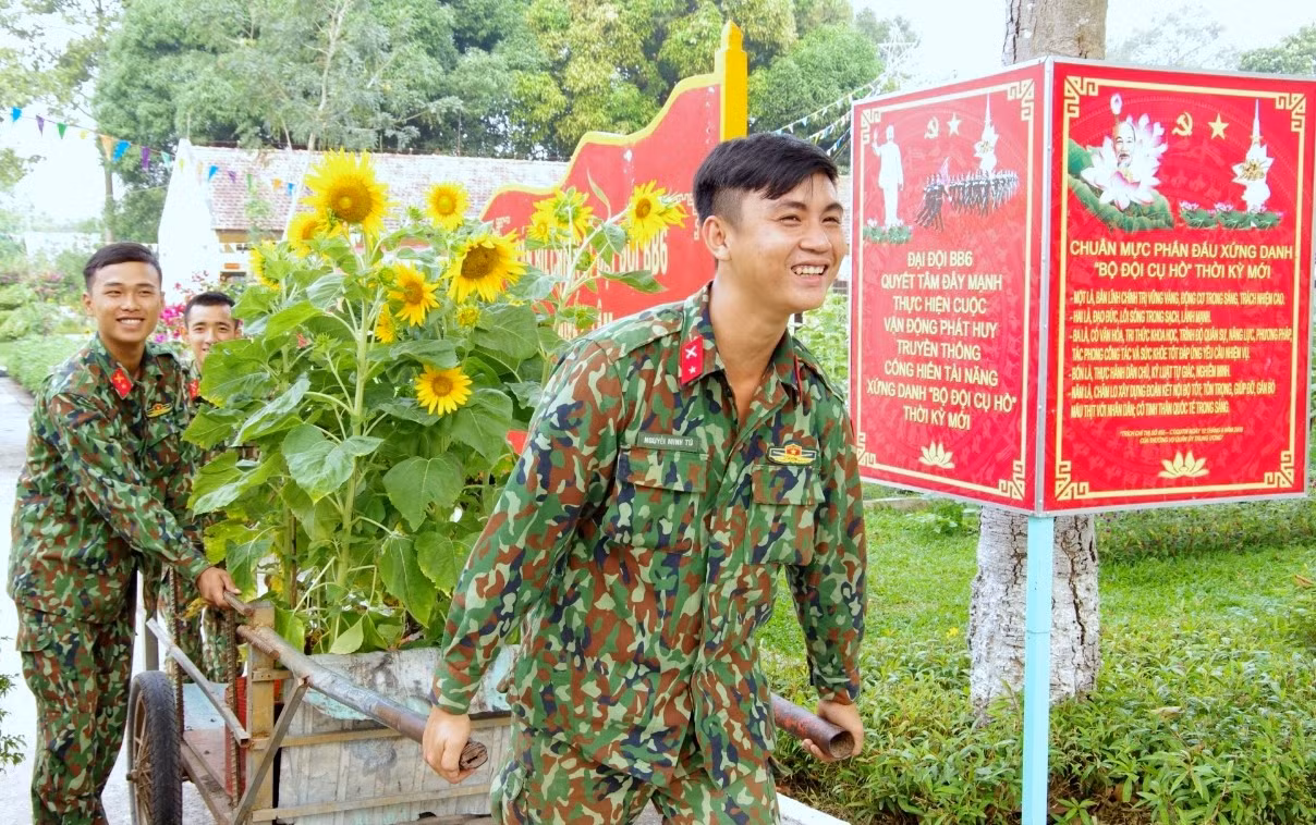 Tuổi trẻ toàn Sư đoàn 5 luôn tích cực hành động vì môi trường “Sáng - xanh - sạch - đẹp”. Tuổi trẻ toàn Sư đoàn 5 luôn tích cực hành động vì môi trường “Sáng - xanh - sạch - đẹp”.