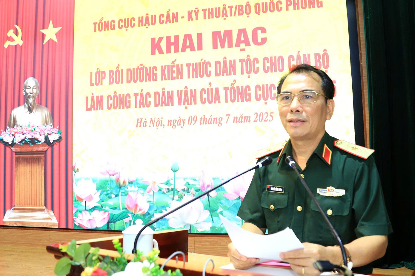 Tham dự khai mạc lớp tập huấn có lãnh đạo, đại biểu Tổng cục Hậu cần - Kỹ thuật, Học viện Dân tộc, các cơ quan, đơn vị thuộc Tổng cục cùng hơn 500 cán bộ làm công tác dân vận và phụ trách công tác dân vận.