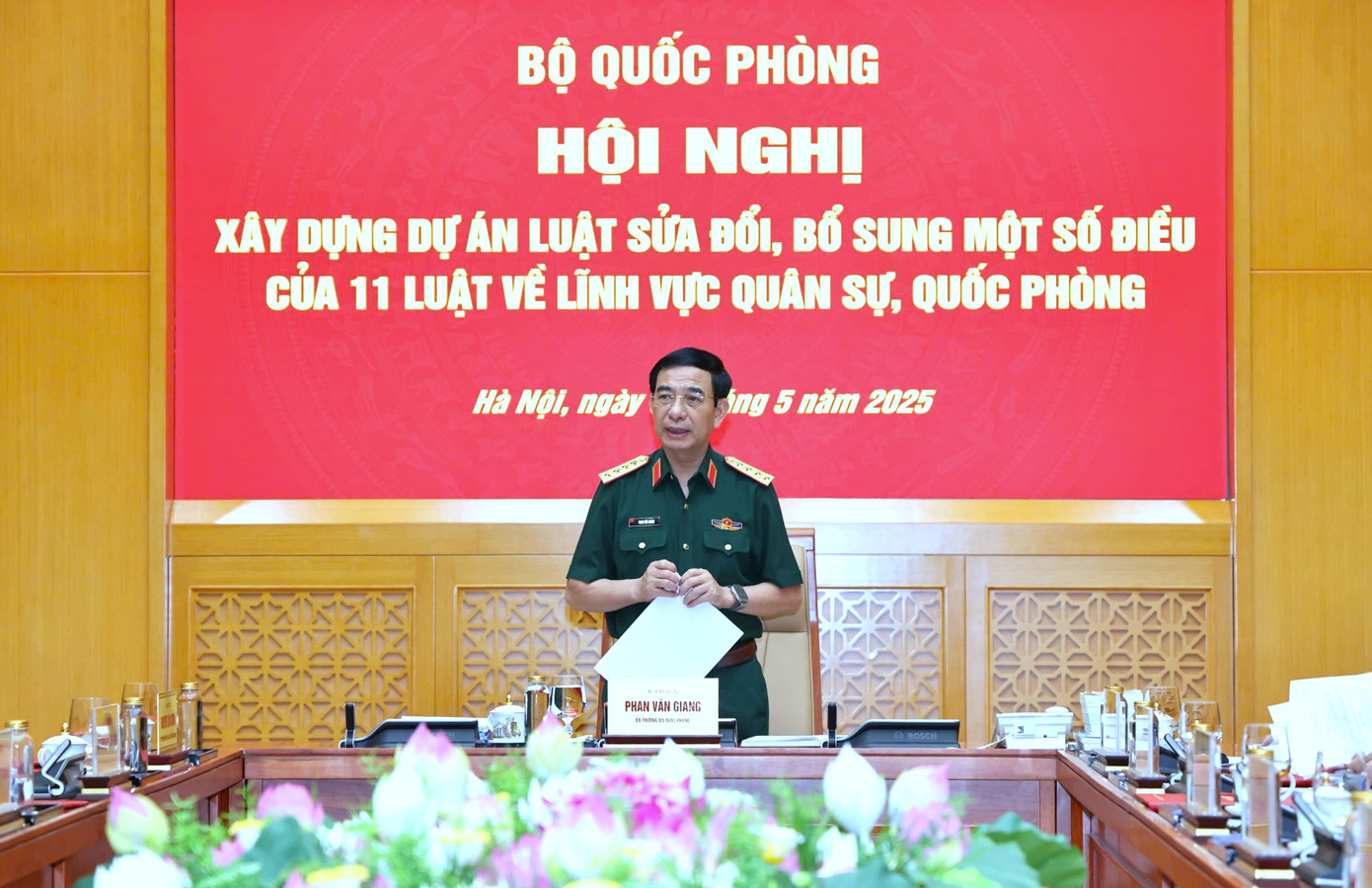 Đại tướng Phan Văn Giang - Bộ trưởng Bộ Quốc phòng phát biểu tại hội nghị.