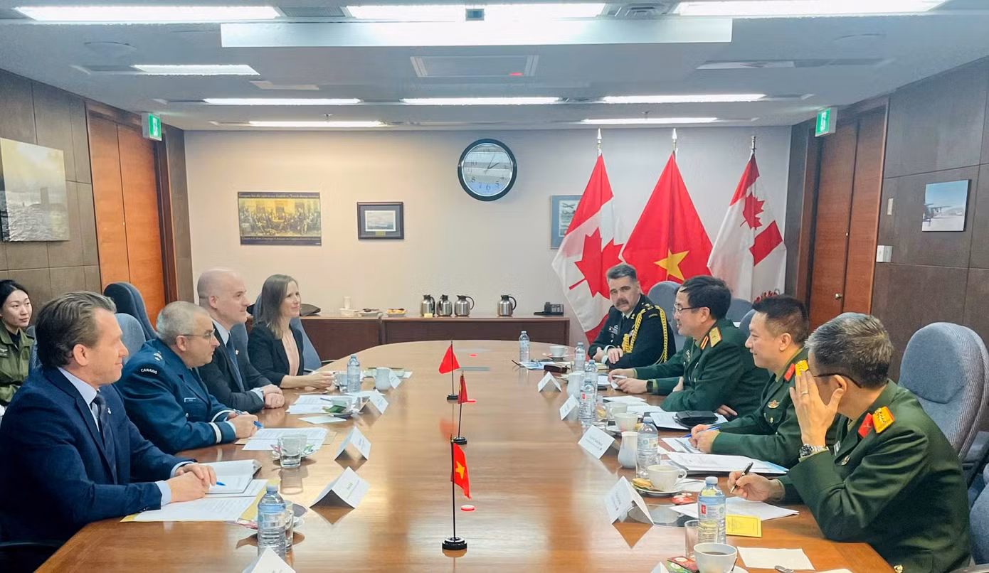 Một buổi làm việc của đoàn Việt Nam tại Canada. Một buổi làm việc của đoàn Việt Nam tại Canada.