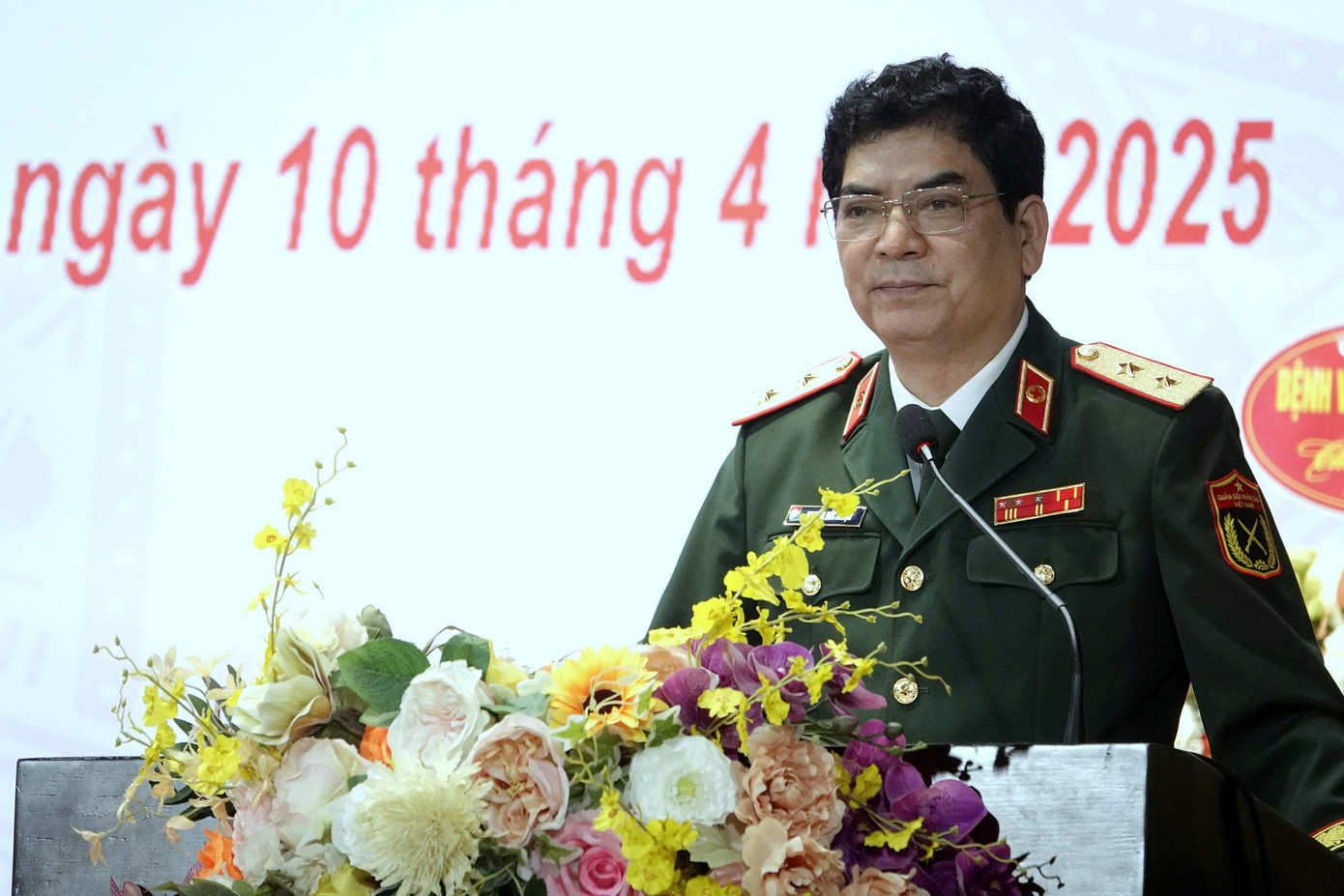 Trung tướng Nghiêm Đức Thuận - Chính ủy Học viện Quân y, phát biểu tại lễ kỷ niệm.