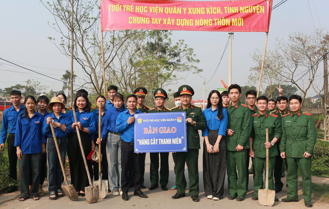 Chung sức xây dựng nông thôn mới không những là vinh dự, tự hào mà còn là trách nhiệm của tuổi trẻ Học viện Quân y. Chung sức xây dựng nông thôn mới không những là vinh dự, tự hào mà còn là trách nhiệm của tuổi trẻ Học viện Quân y.