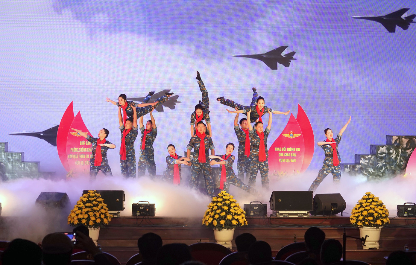 Phần thi của đội thi Quân chủng Phòng không - Không quân.