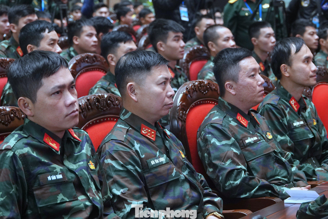 Theo Thiếu tướng Phạm Văn Tỵ - Phó Cục trưởng Cục Cứu hộ - Cứu nạn, các quân nhân trong đoàn công tác đều là những quân nhân tinh nhuệ. Theo Thiếu tướng Phạm Văn Tỵ - Phó Cục trưởng Cục Cứu hộ - Cứu nạn, các quân nhân trong đoàn công tác đều là những quân nhân tinh nhuệ.