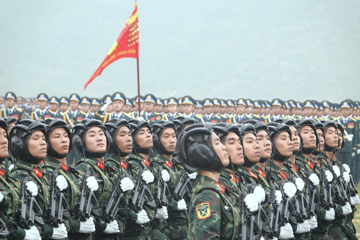 Các Khối chiến sĩ Lục quân, chiến sĩ Tăng thiết giáp và chiến sĩ Đặc công. Các Khối chiến sĩ Lục quân, chiến sĩ Tăng thiết giáp và chiến sĩ Đặc công.