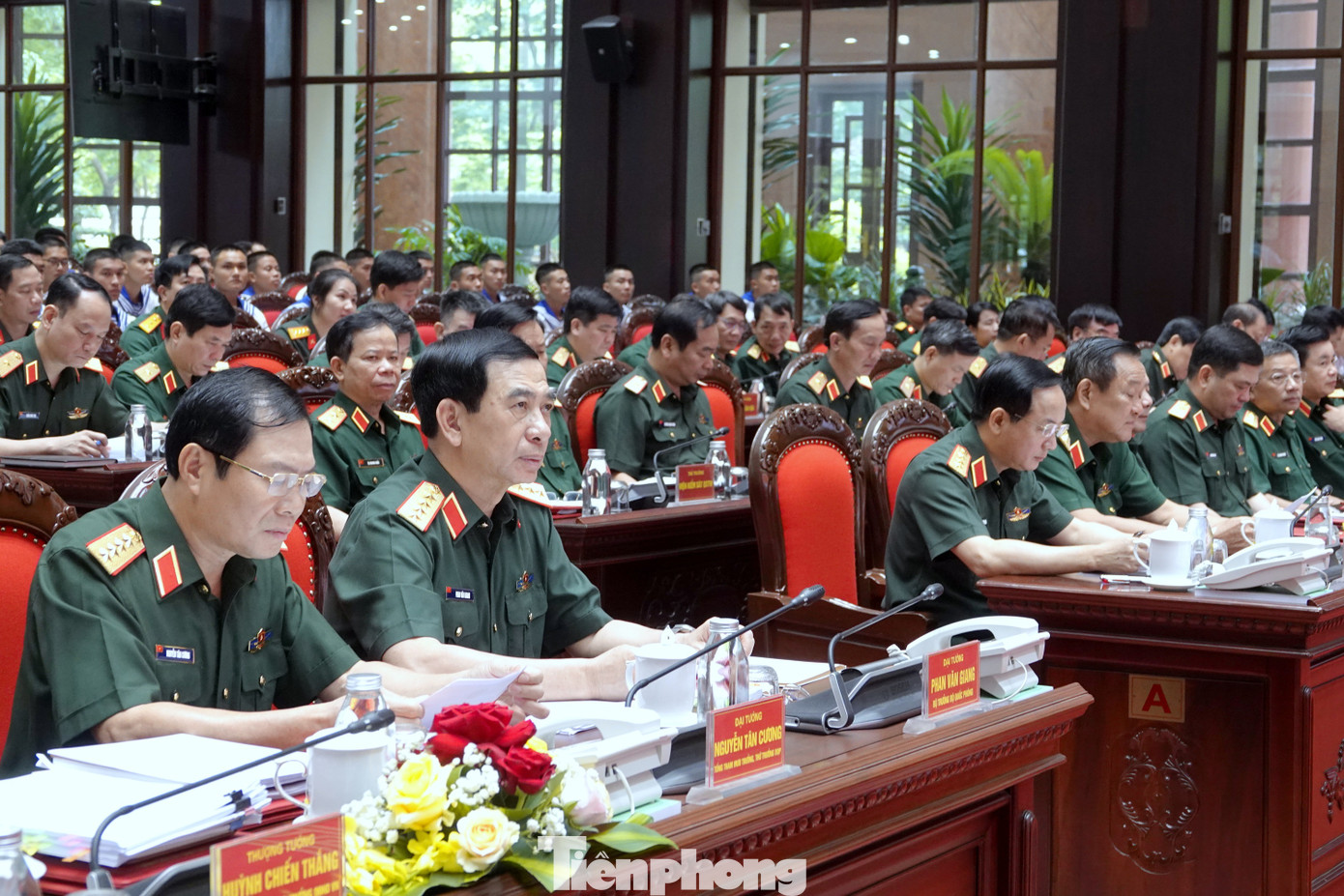 Lãnh đạo Quân ủy Trung ương - Bộ Quốc phòng và các đại biểu dự hội nghị.