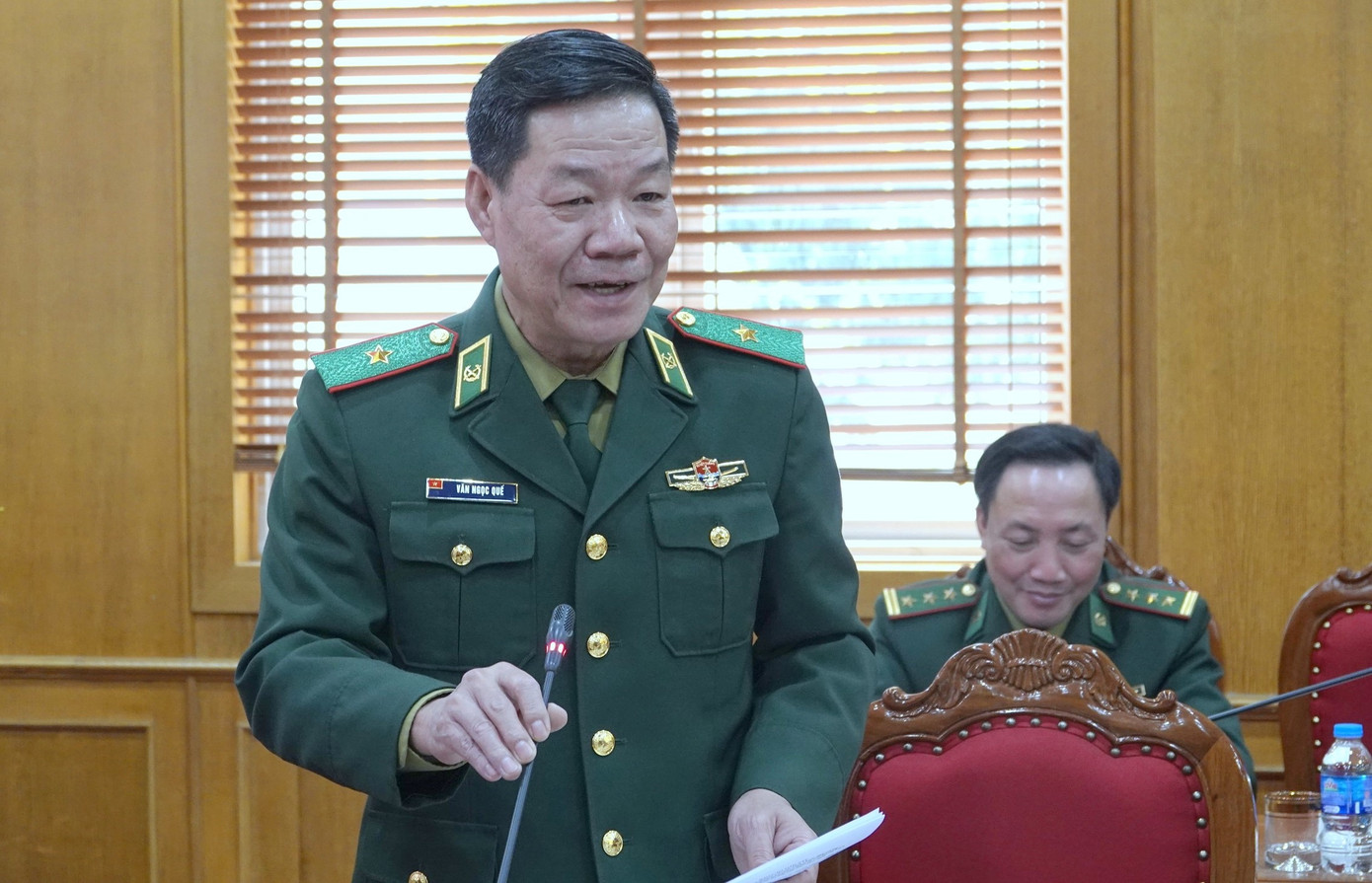 Thiếu tướng Văn Ngọc Quế - Phó Chủ nhiệm Chính trị BĐBP, thông tin về chương trình “Xuân Biên phòng ấm lòng dân bản”.