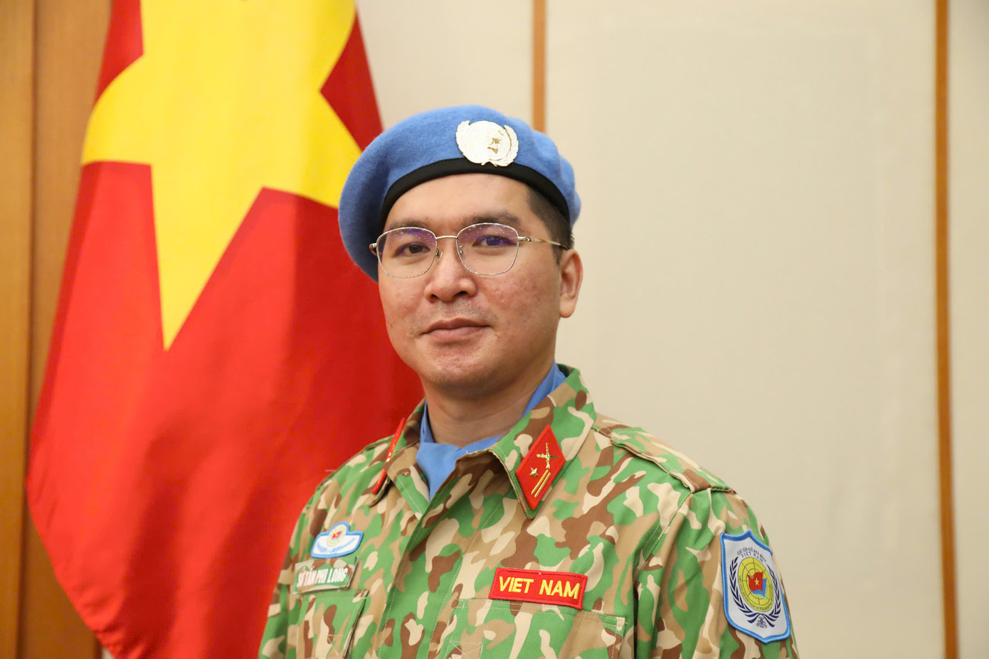 Thiếu tá Sử Tấn Phi Long (sinh năm 1991) đã tham gia các khoá huấn luyện về GGHB LHQ: Huấn luyện tiền triển khai, Quan sát viên quân sự, Sĩ quan tham mưu và Sĩ quan lập kế hoạch diễn tập. Thiếu tá Sử Tấn Phi Long (sinh năm 1991) đã tham gia các khoá huấn luyện về GGHB LHQ: Huấn luyện tiền triển khai, Quan sát viên quân sự, Sĩ quan tham mưu và Sĩ quan lập kế hoạch diễn tập.