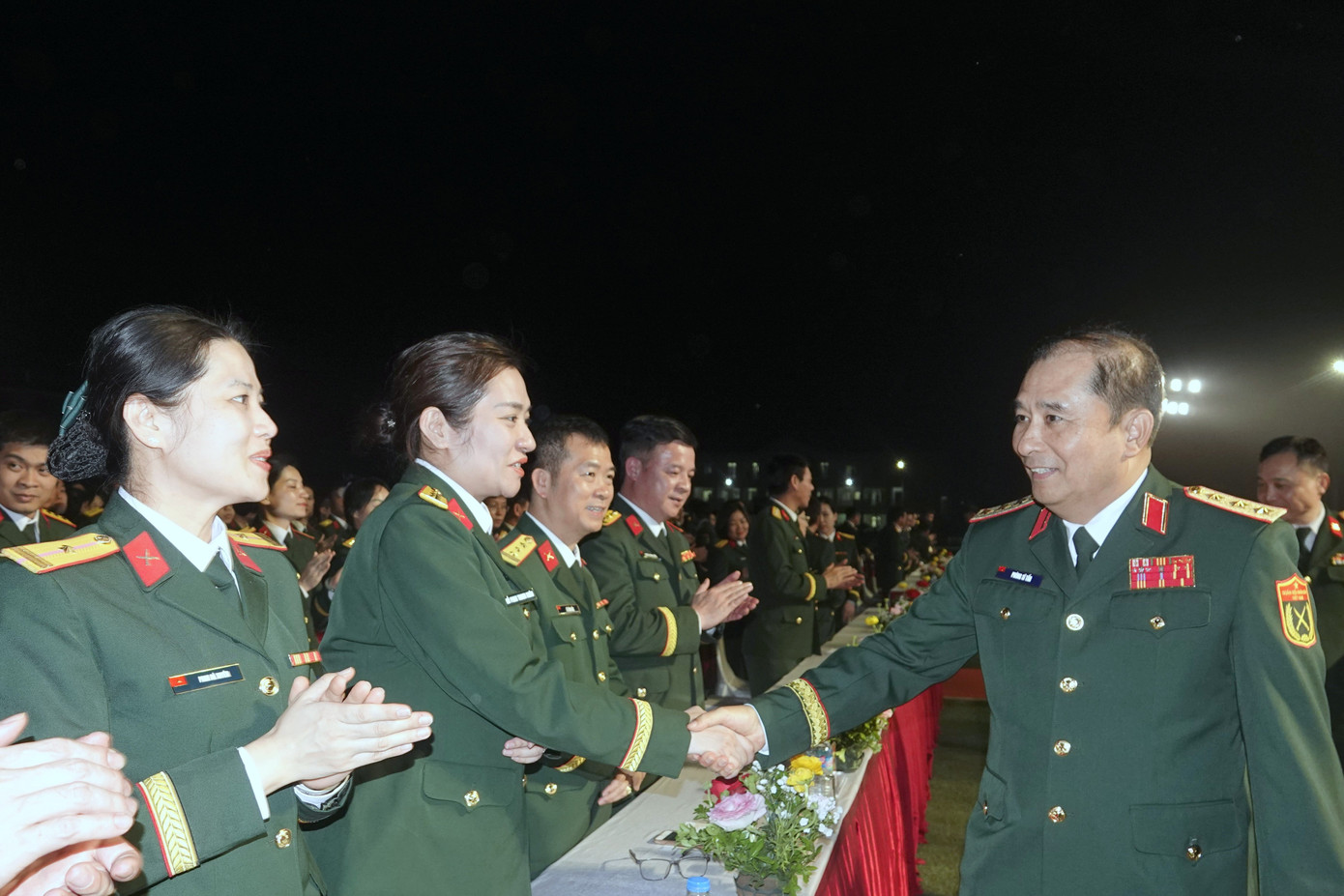 Lãnh đạo Bộ Tổng tham mưu và các đại biểu tham dự chương trình. Ảnh: Nguyễn Minh