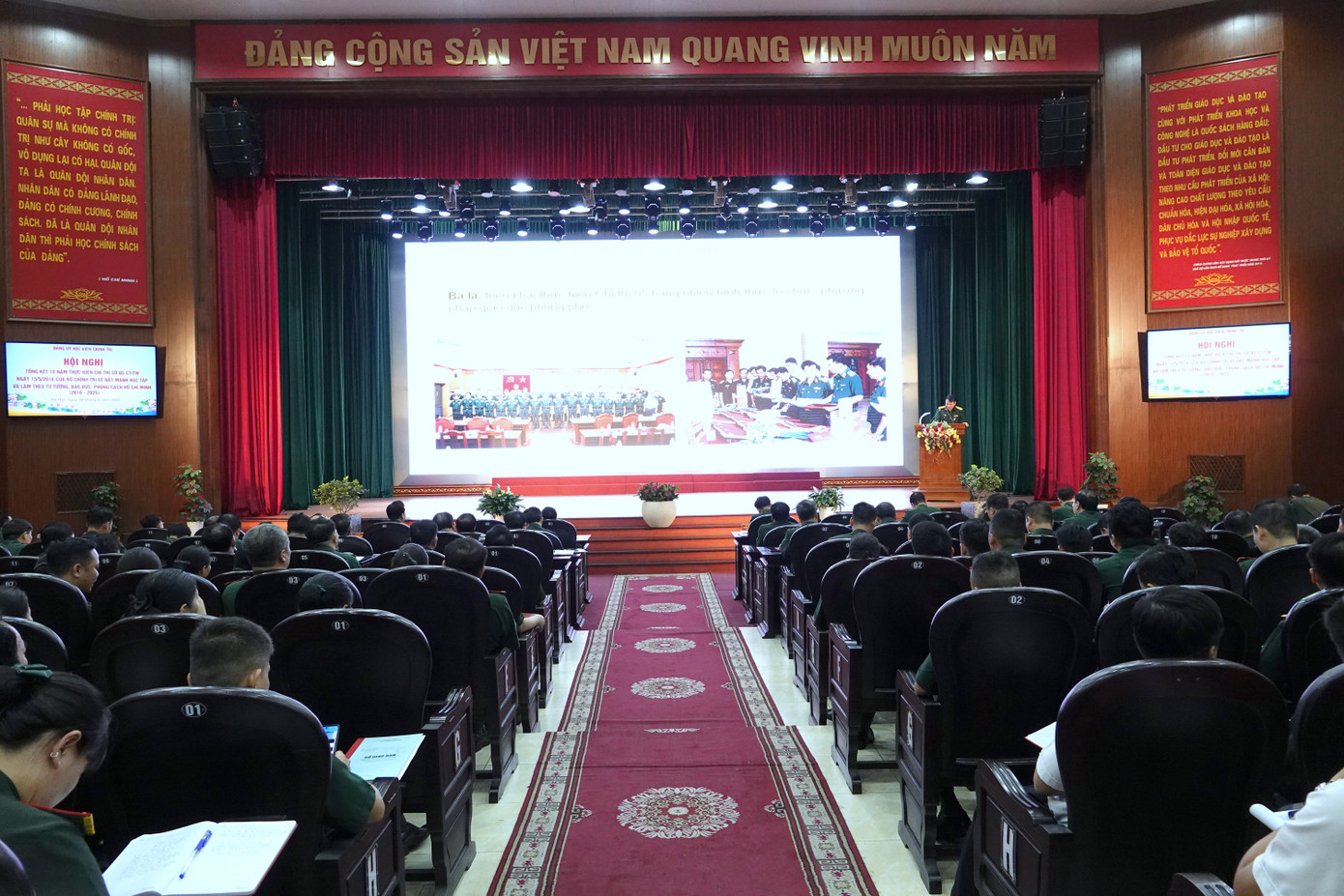 Quang cảnh hội nghị. Quang cảnh hội nghị.