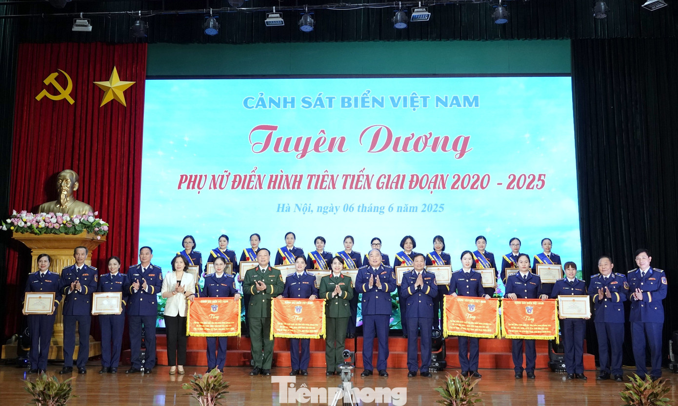 Trong giai đoạn 2020-2025, phụ nữ Cảnh sát biển có 7 tập thể và 12 cá nhân được tuyên dương điển hình tiên tiến cấp Bộ Tư lệnh, 1 tập thể và 3 cá nhân được đề nghị khen thưởng điển hình tiên tiến cấp toàn quân.
